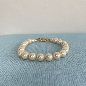 Faux Pearl Vintage with Gold Clasp Bracelet